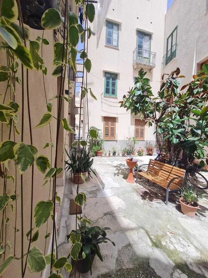 Ai Due Cortili Trapani Exterior foto